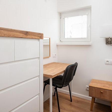 Krasinski Garden Comfort Apartment Warsaw Exterior photo